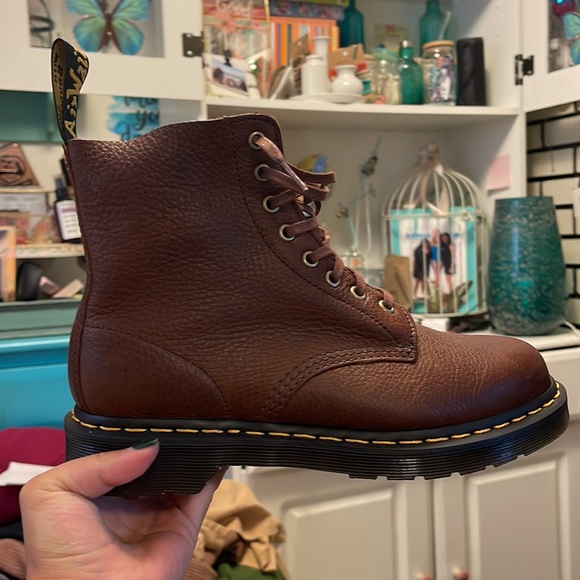 Doc Martens Boots 🤎 - Picture 2 of 6